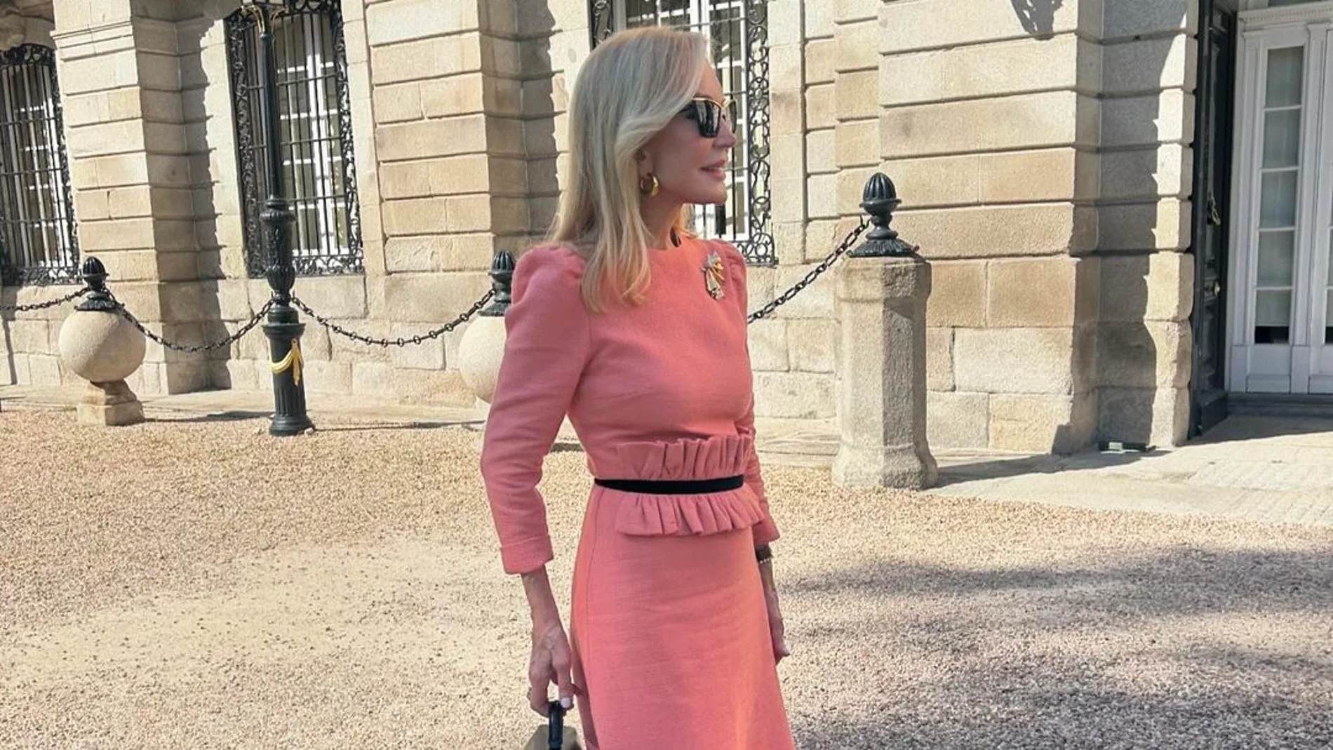 Carmen Lomana con vestido de tweed rosa.