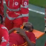 Ndicka salió del campo en camilla tras desplomarse en el Roma - Udinese