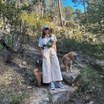Tamara Falcó con su look de excursión. 