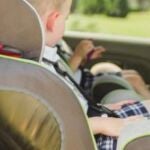 La silla está destinada a niños de entre 61 y 105 centímetros (entre 1 y 4 años de edad) 