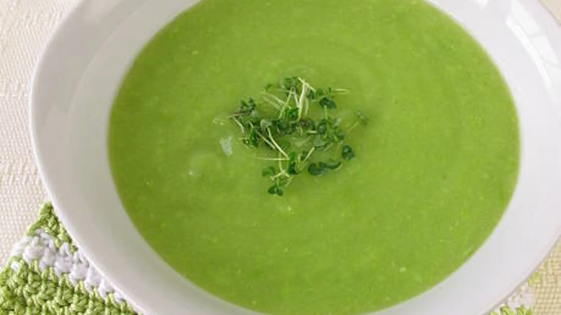 Crema de espinacas y guisantes