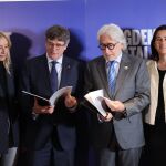Anna Navarro, Carles Puigdemont, Sánchez Llibre y Mar Alarcón, ayer, en Perpignan (Francia)