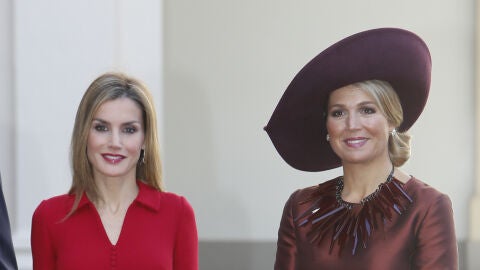 Viaje de Estado de los Reyes: la dolorosa tragedia que comparten Letizia y  Máxima de Holanda
