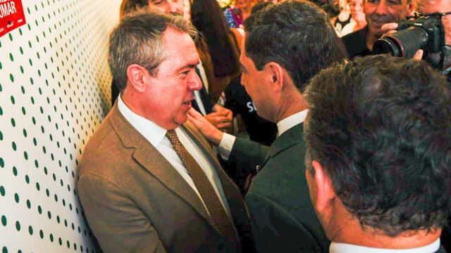 Los políticos hacen acto de presencia en la Feria de Abril.