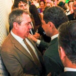 Los políticos hacen acto de presencia en la Feria de Abril.
