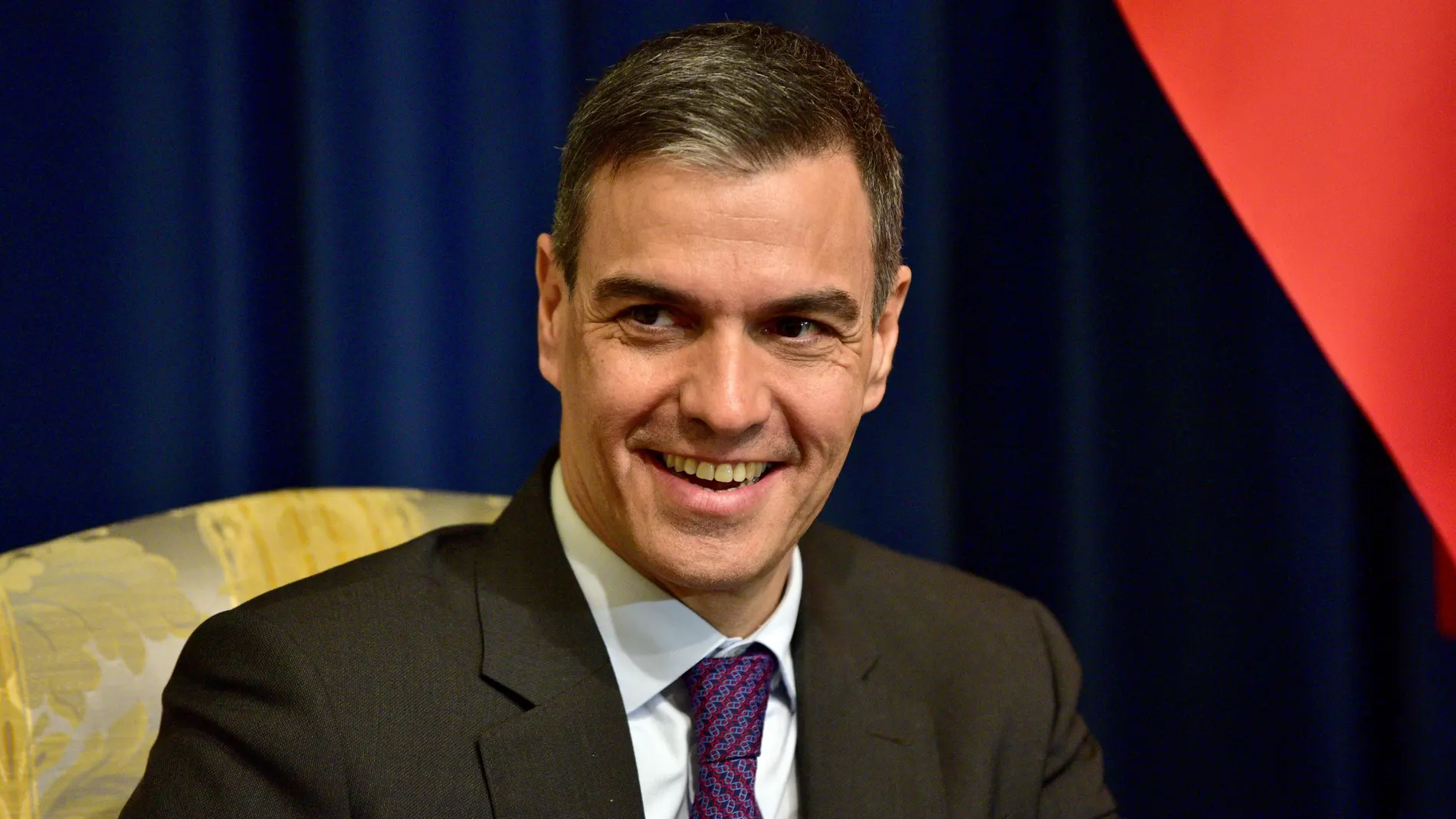 Ljubljana (Slovenia), 16/04/2024.- Spanish Prime Minister Pedro Sanchez poses for a photo ahead of a meeting with Slovenia's prime minsiter in Ljubljana, Slovenia, 16 April 2024. The Spanish prime minister is on an official visit to Slovenia. (Eslovenia, España) EFE/EPA/IGOR KUPLJENIK