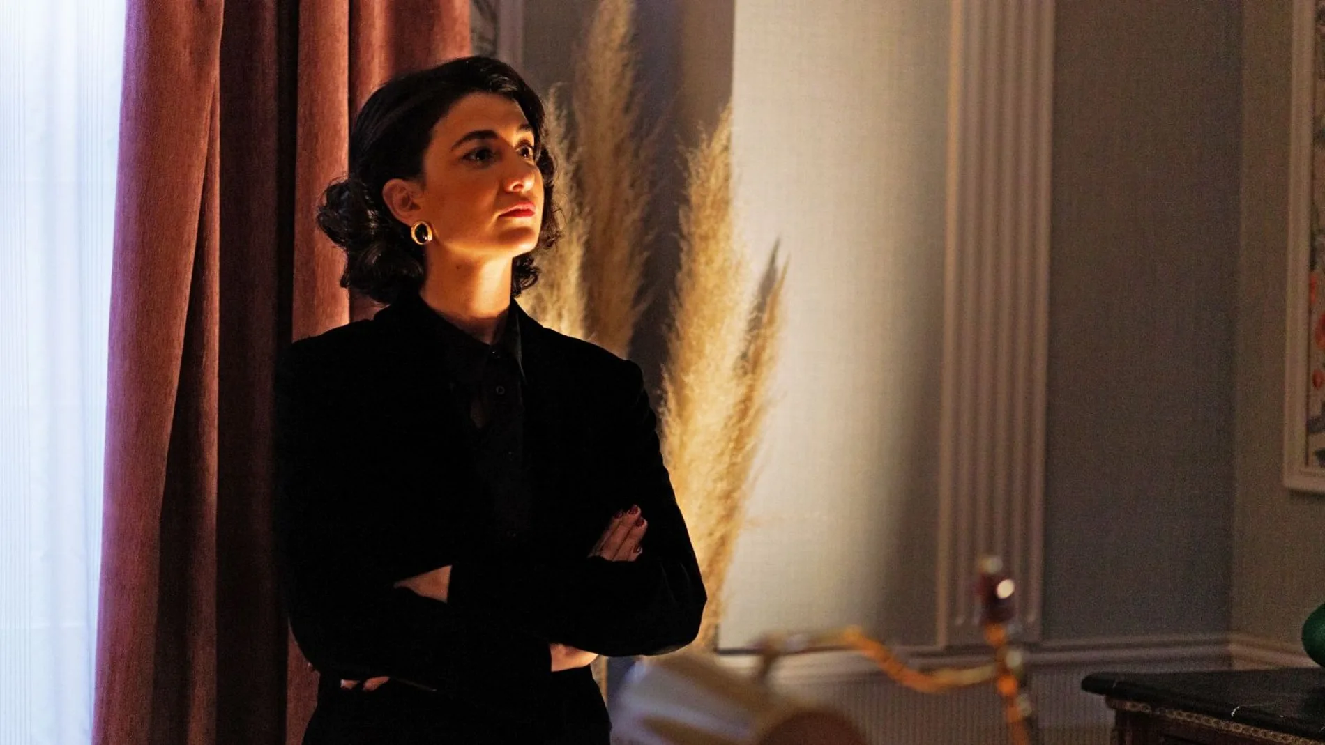 Doña Carla sigue manejando la compleja situación en la que se encuentra, hoy en "La Moderna"