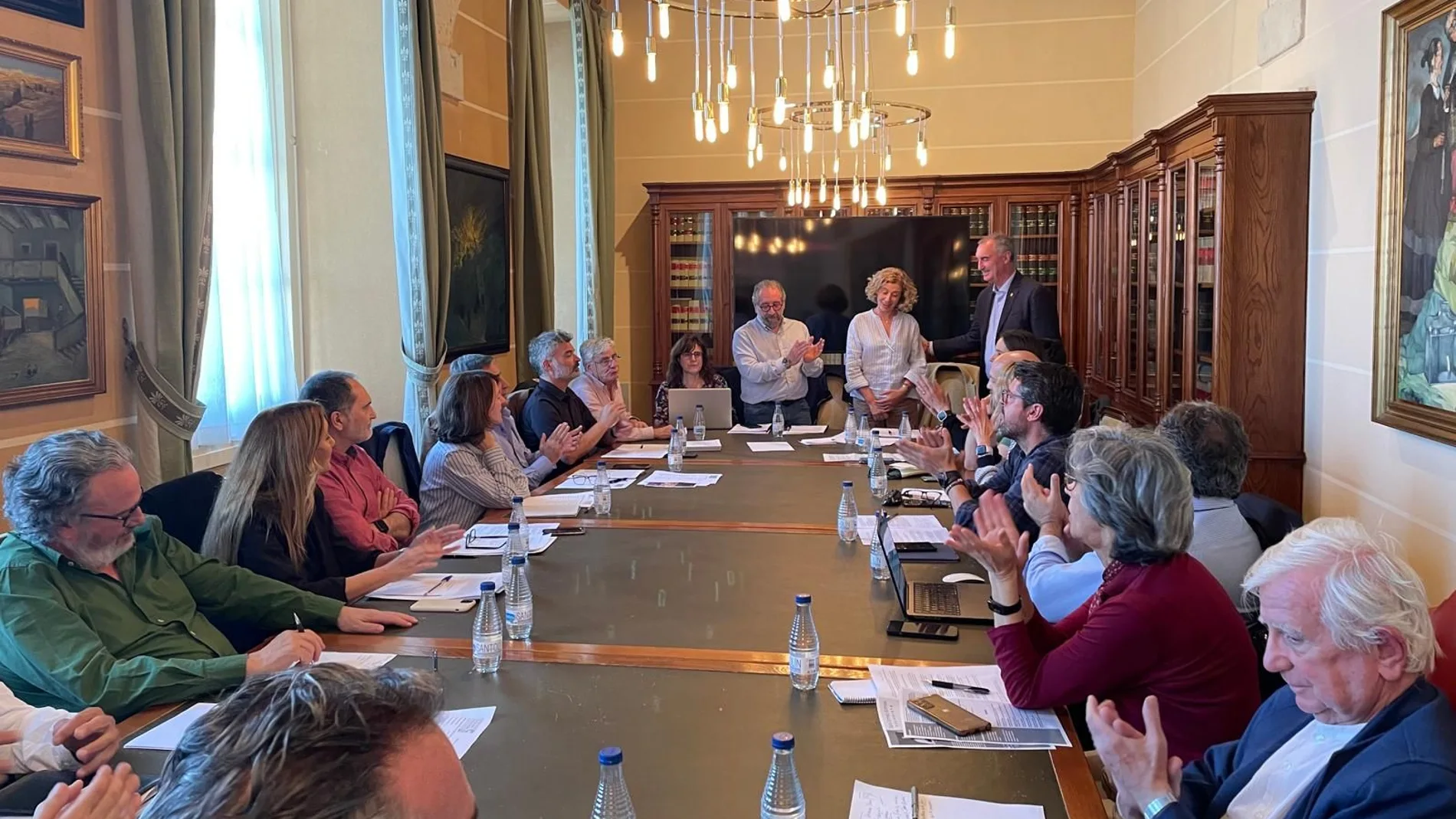 El Ayuntamiento acoge la primera reunión del jurado del XXXIX premio de periodismo Cirilo Rodríguez