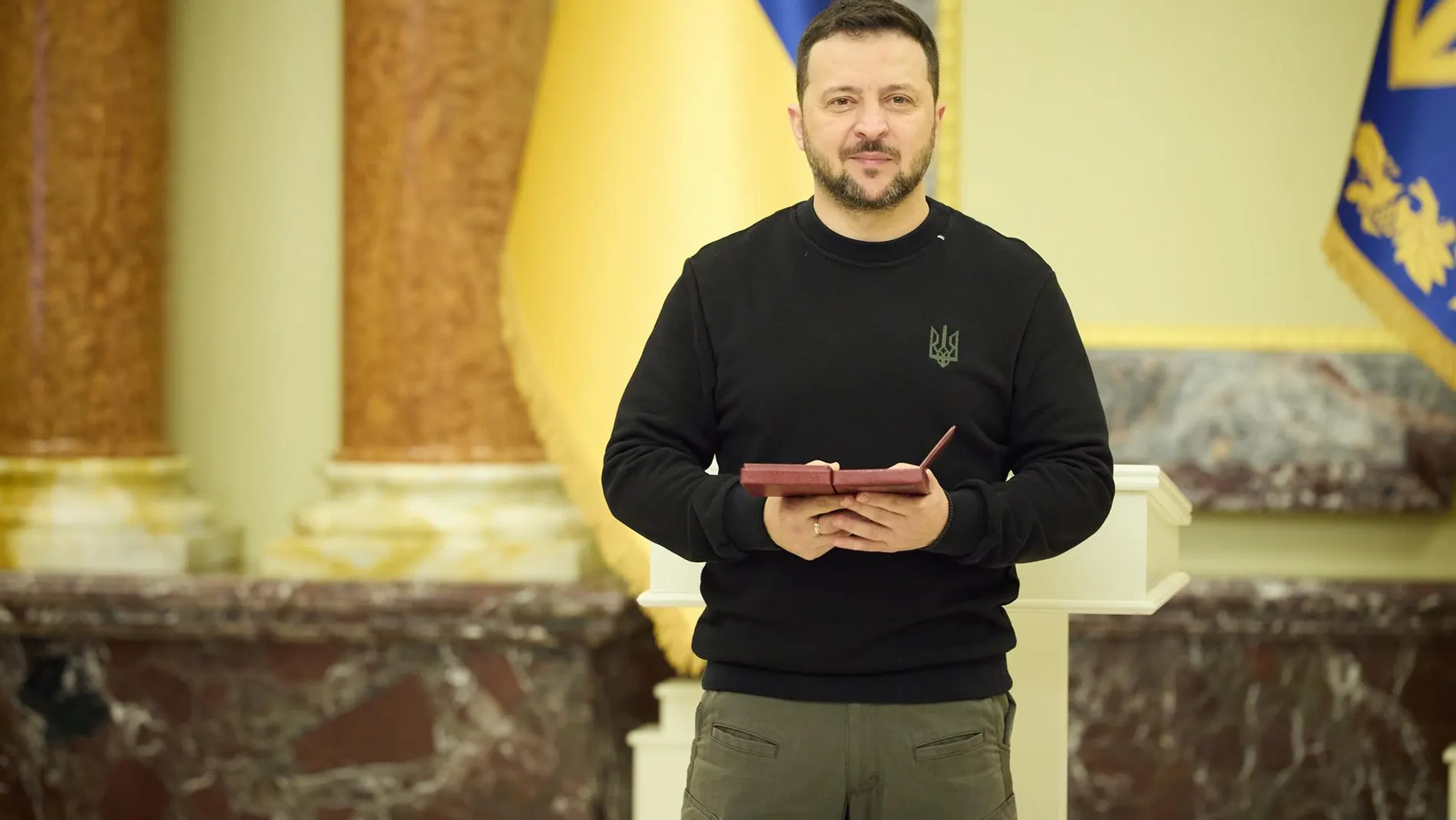 Ucrania.- Zelenski promulga la ley para aumentar la capacidad de movilización de las Fuerzas Armadas
