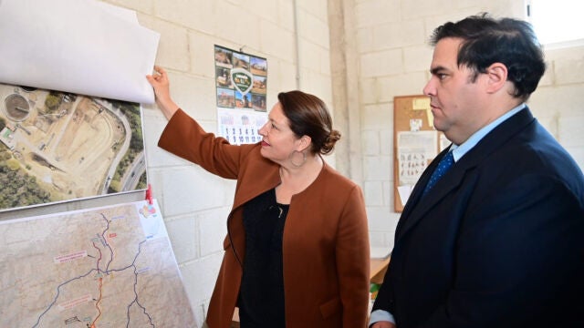  Carmen Crespo, consejera de Pesca, ha inaugurado esta semana los terciarios de La Herradura y Almuñécar (Granada)