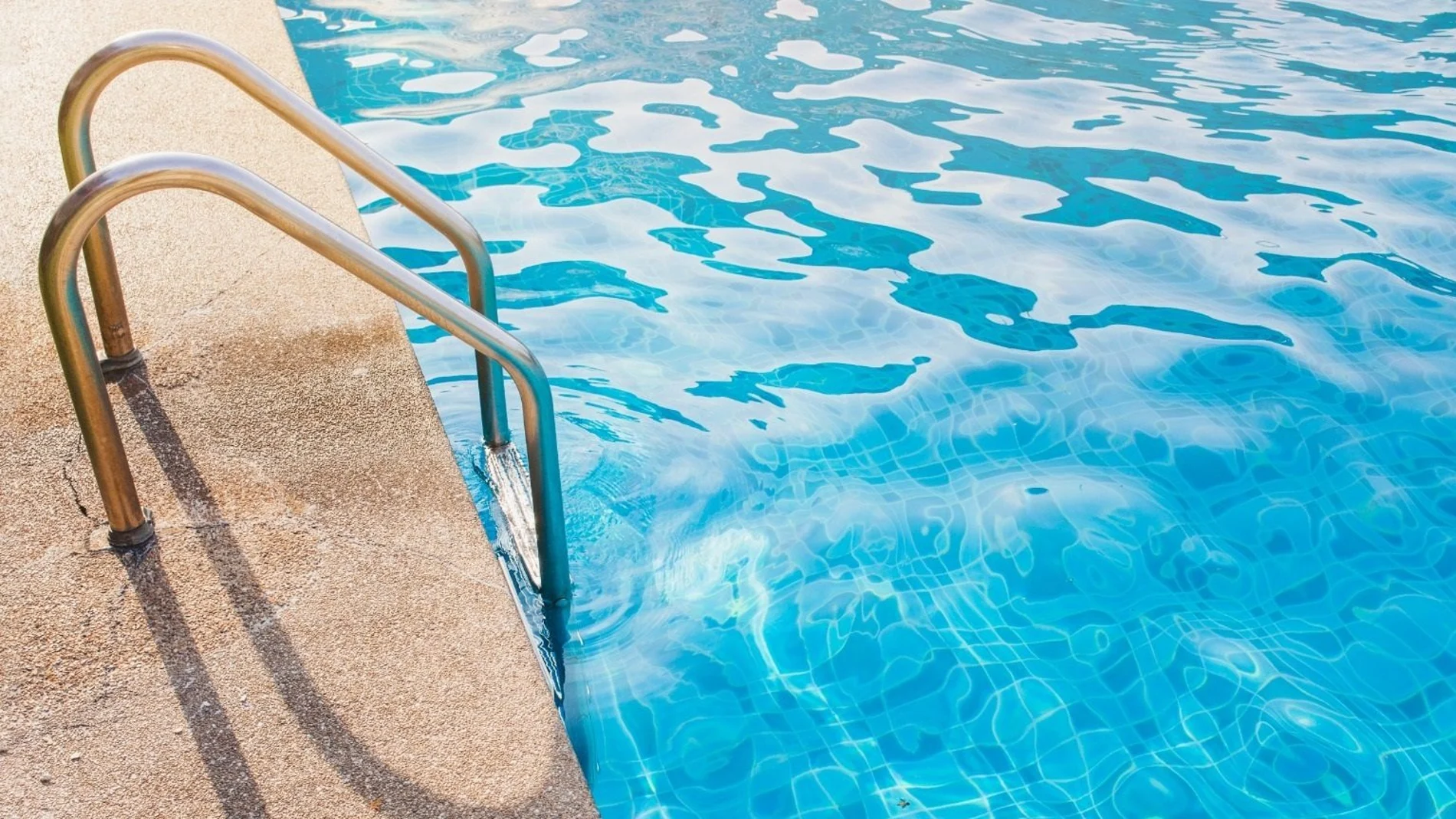 Imagen de archivo de una piscina