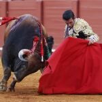 Emilio de Justo en la faena al segundo 