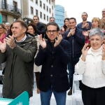 Arnaldo Otegi y Pello Otxandiano participan en un acto de campaña en Santurce