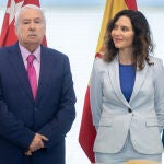 Ayuso asiste a la toma de posesión del presidente de la Cámara de Cuentas, Joaquín Leguina