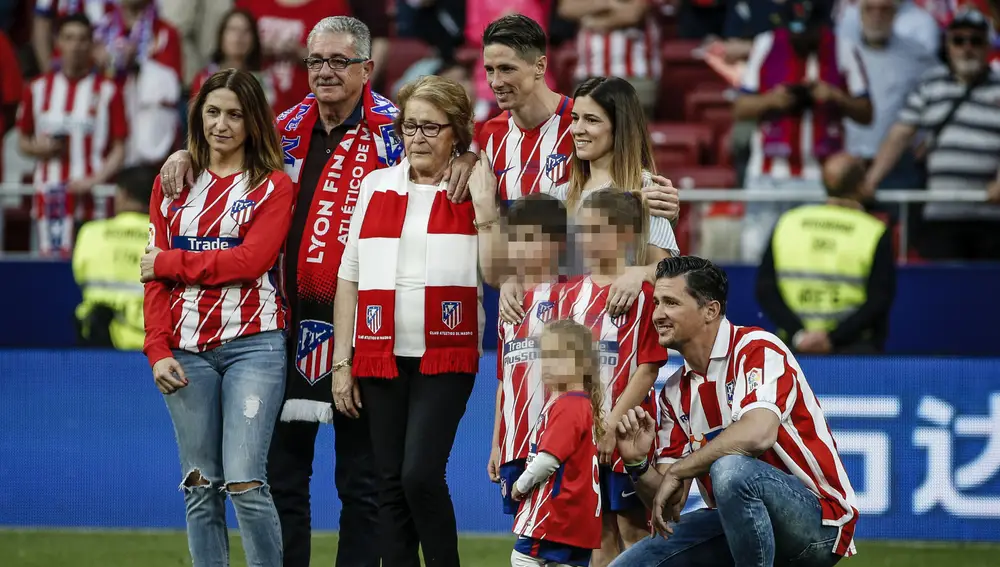 Fernando Torres con su familia