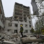 Ucrania.- Aumentan a 18 los muertos y a cerca de 80 los heridos por el ataque de Rusia contra Chernígov, en Ucrania