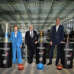 Elisa Aguilar, presidenta de la FEB; José Bogas, consejero delegado de Endesa y Antonio Martín, presidente de la ACB