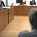 La acusada durante el juicio. 