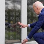 Biden sugiere que su tío militar fue devorado por caníbales en Nueva Guinea tras sufrir un accidente de avión 