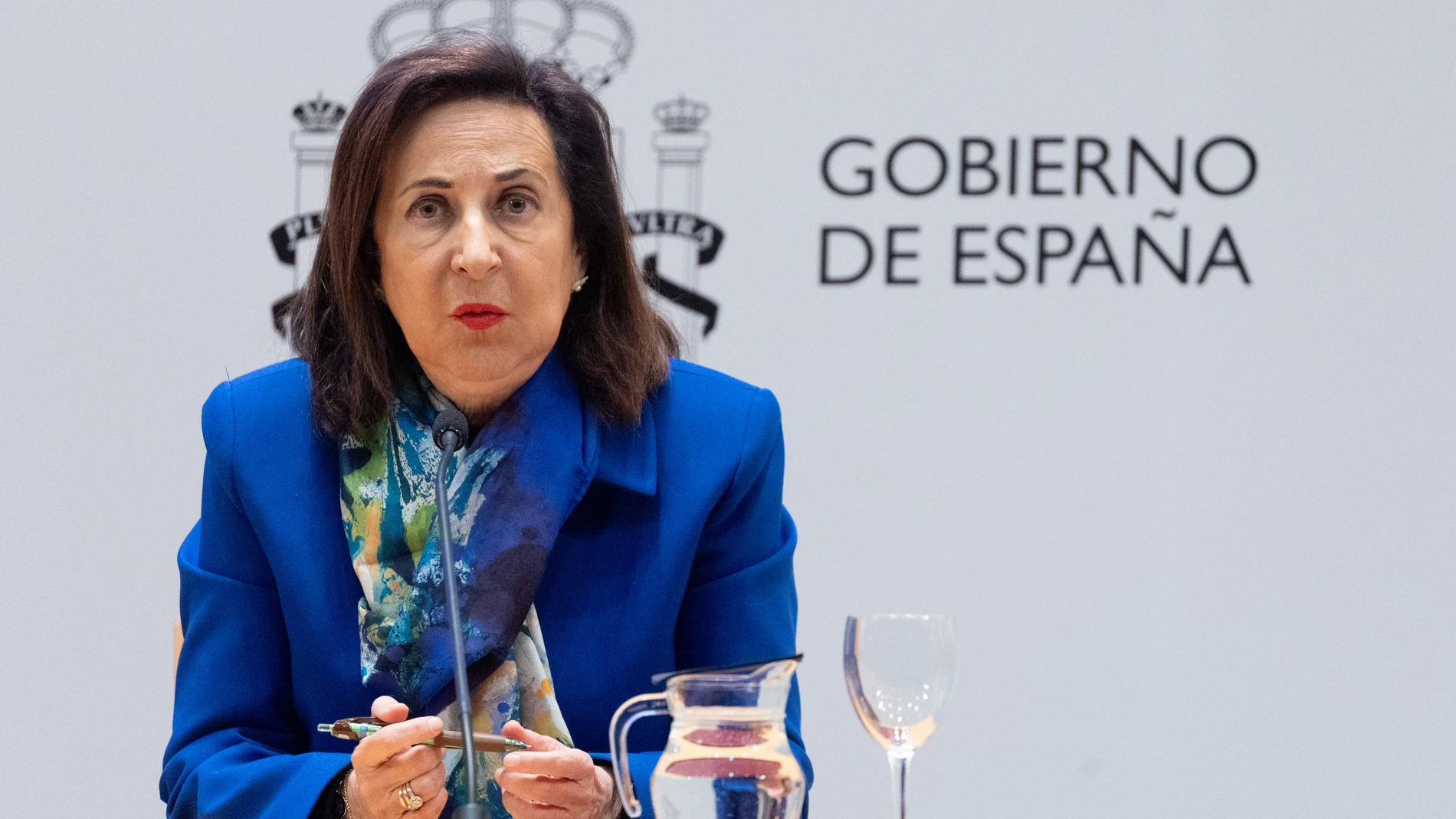 La ministra de Defensa, Margarita Robles, durante la firma del protocolo para la adquisición de aviones anfibios contra incendios, en la sede del Ministerio, a 19 de abril de 2024, en Madrid (España). 19 ABRIL 2024;MINISTRAS;RIBERA;ROBLES;FIRMA;ADQUISICIÓN;AVIONES ANFIBIOS;CONTRA INCENDIOS;MADRID Eduardo Parra / Europa Press 19/04/2024