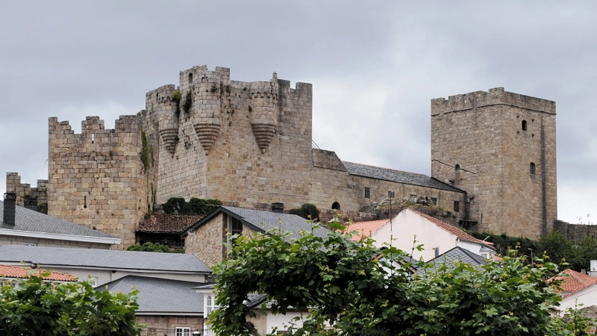 Castillo de Castro Caldelas.