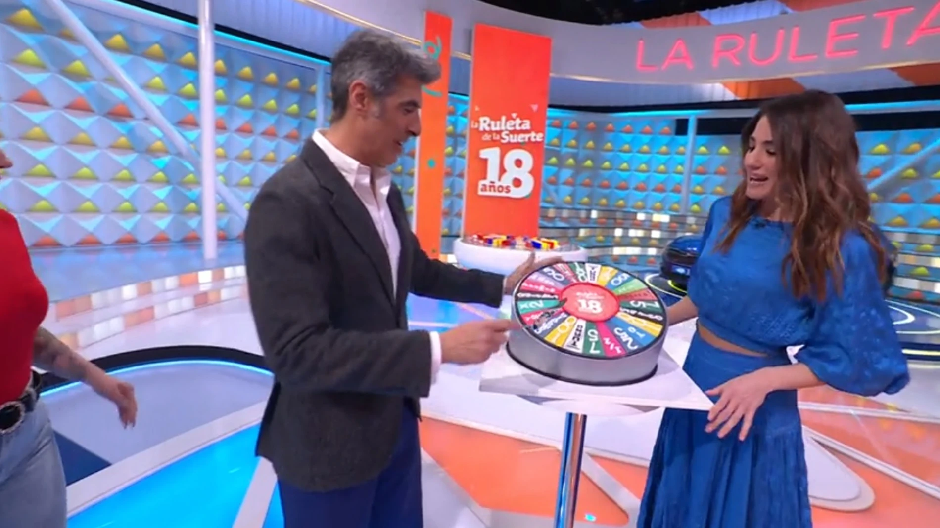Jorge y Laura, toman pastel de ruleta
