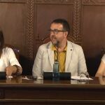 A la izquierda de la imagen, la concejal Biet Piella