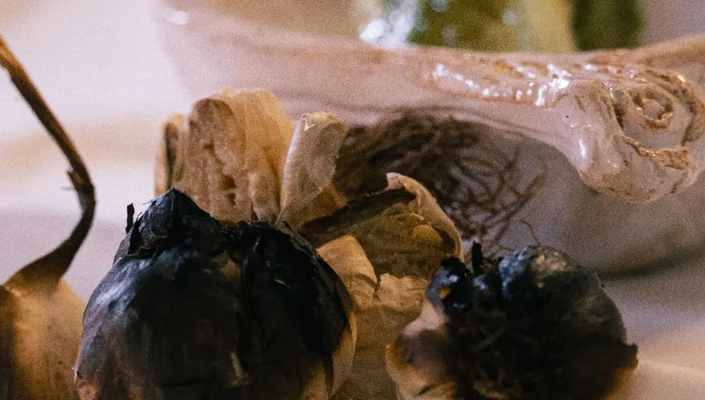 Cogollo soasado con ajo y mantequilla y caldo dempollo.