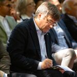 Carles Puigdemont tiende la mano a Pere Aragonès