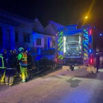 Herido muy grave y 3 leves en el incendio del garaje de un chalet en Torres de la Alameda