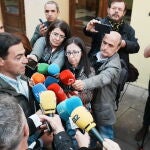 Imanol Pradales ejerce su derecho a voto en Portugalete (Vizcaya)