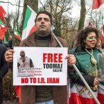 El régimen de Irán condena a muerte un rapero por apoyar a la joven Mahsa Amini