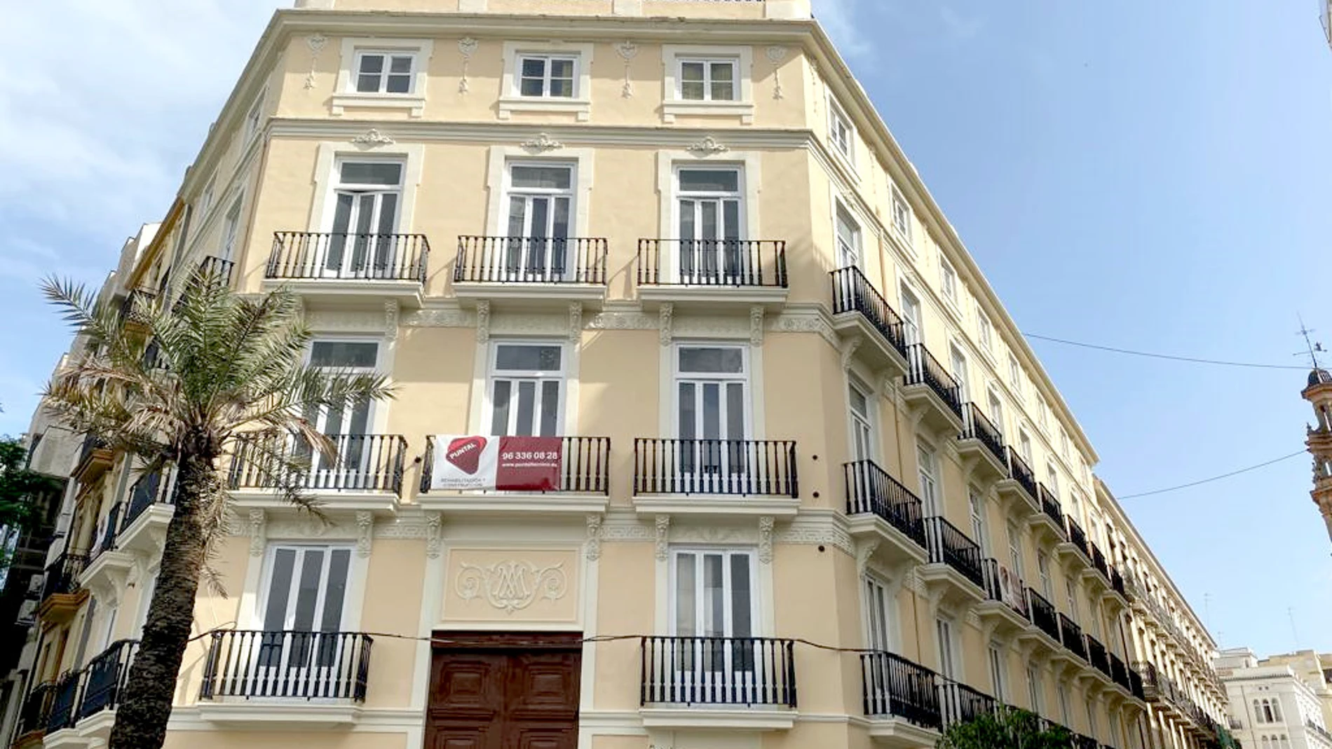 Imagen del emblemático edificio de la Casa de los Caramelos tras su rehabilitación