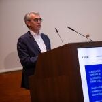 Jesús Ponce, durante la presentación de la jornada sobre la regulación económica de la industria farmacéutica