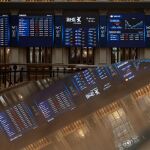 Economía.- El Ibex avanza un 0,24% en la media sesión pese a la incertidumbre política, con Sabadell disparado (+11%)