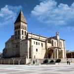 Monumental iglesia de Santa Eulalia en Paredes de Nava