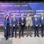 Autoridades en el Salón del Automóvil de Valladolid