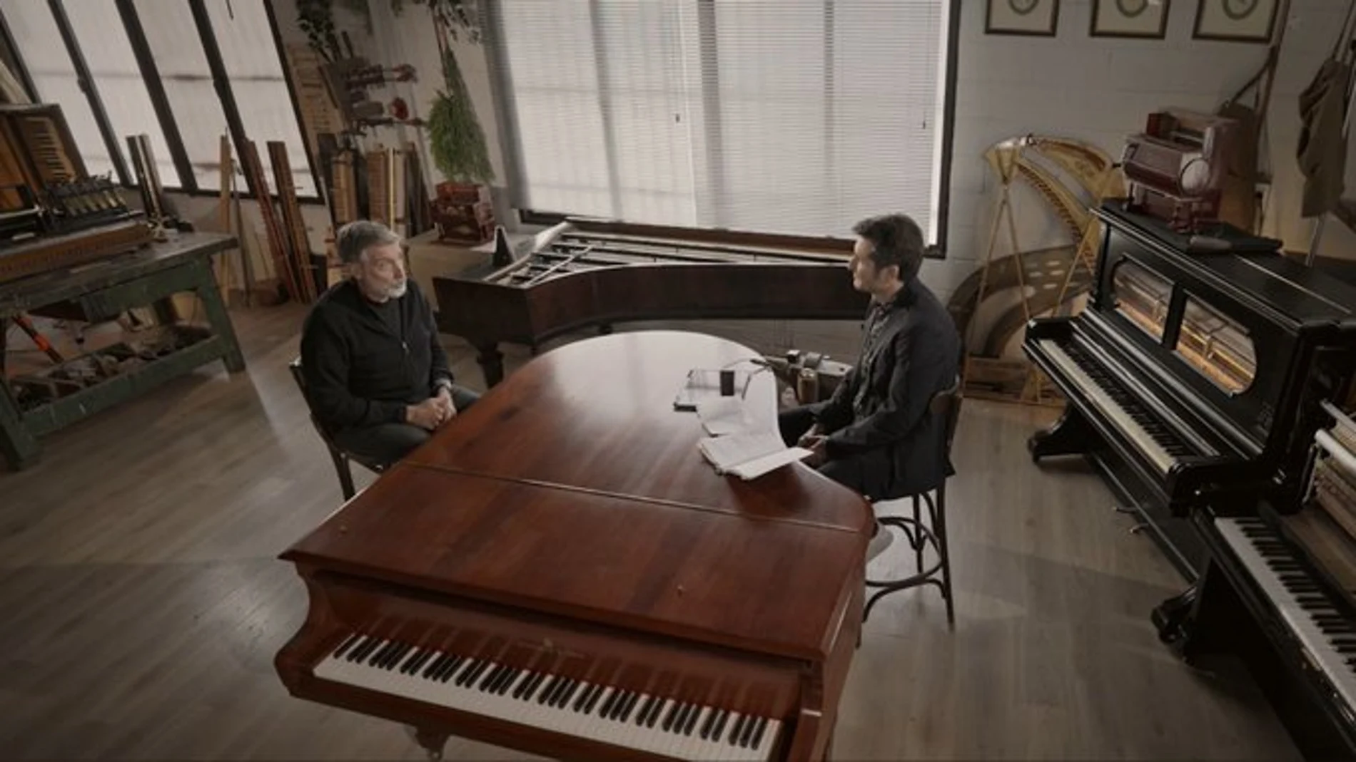 Emilio Aragón junto a Carlos del Amor en 'La Matemática del Espejo'