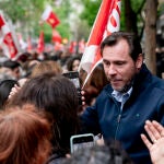 Concentración en Ferraz en apoyo a Pedro Sánchez