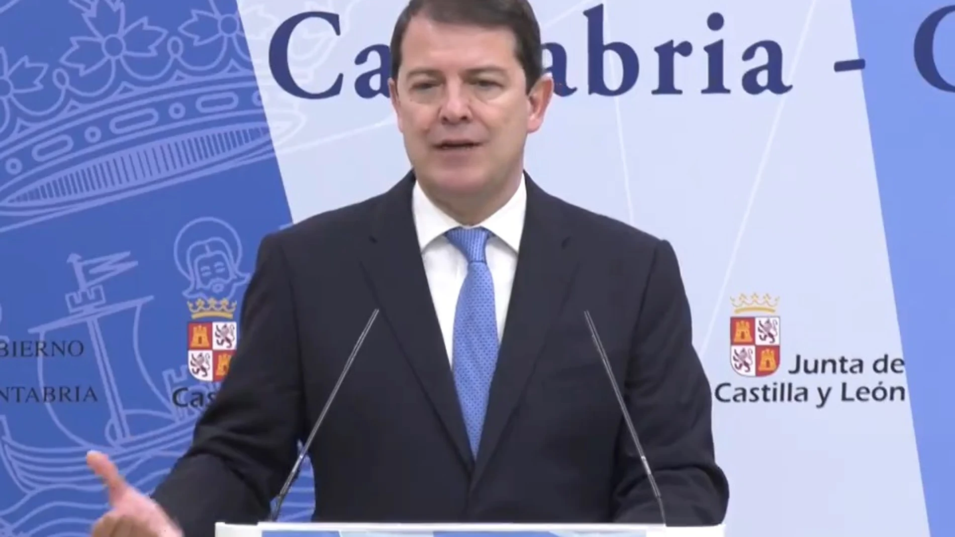 Mañueco durante su intervención el pasado viernes tras el acuerdo con Cantabria