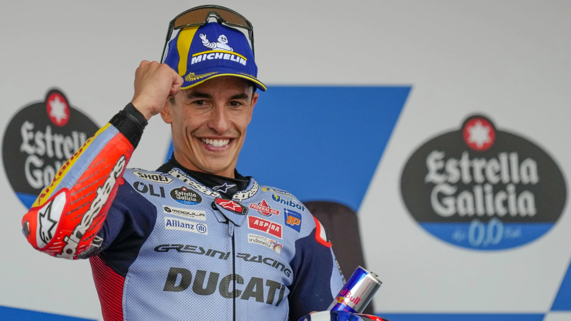 Marc Márquez, feliz en el podio de Jerez