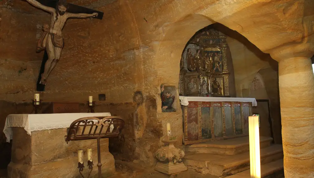 La iglesia de los Santos Justo y Pastor, una de las ermitas rupestres mejor conservadas, recibe más de 10.000 visitas anuales y cada vez más parejas la eligen para celebrar su boda