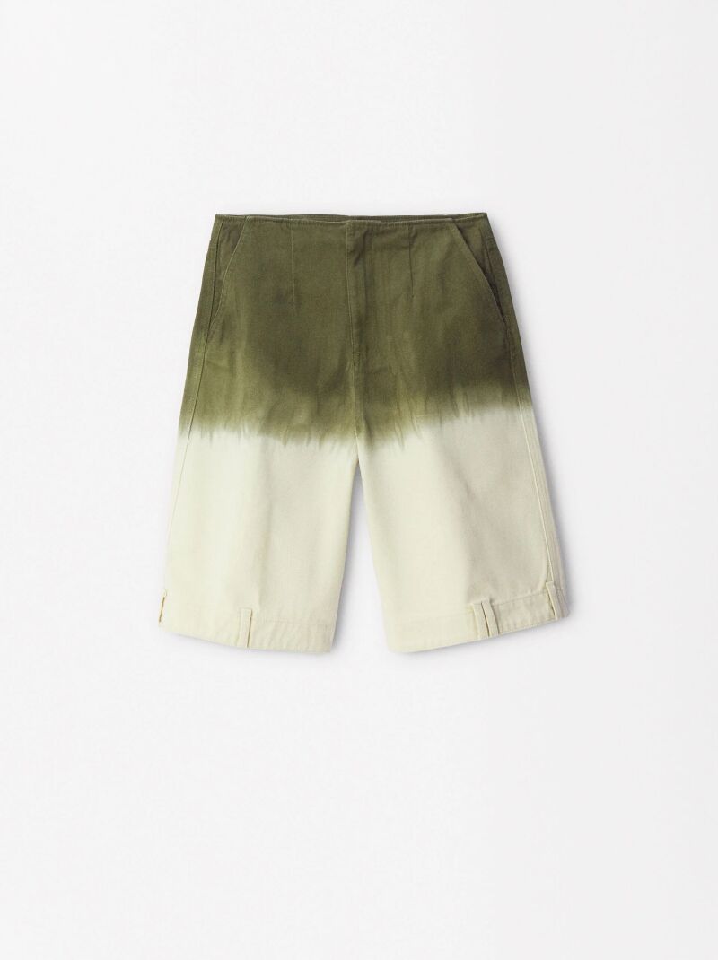 Bermudas tie dye.