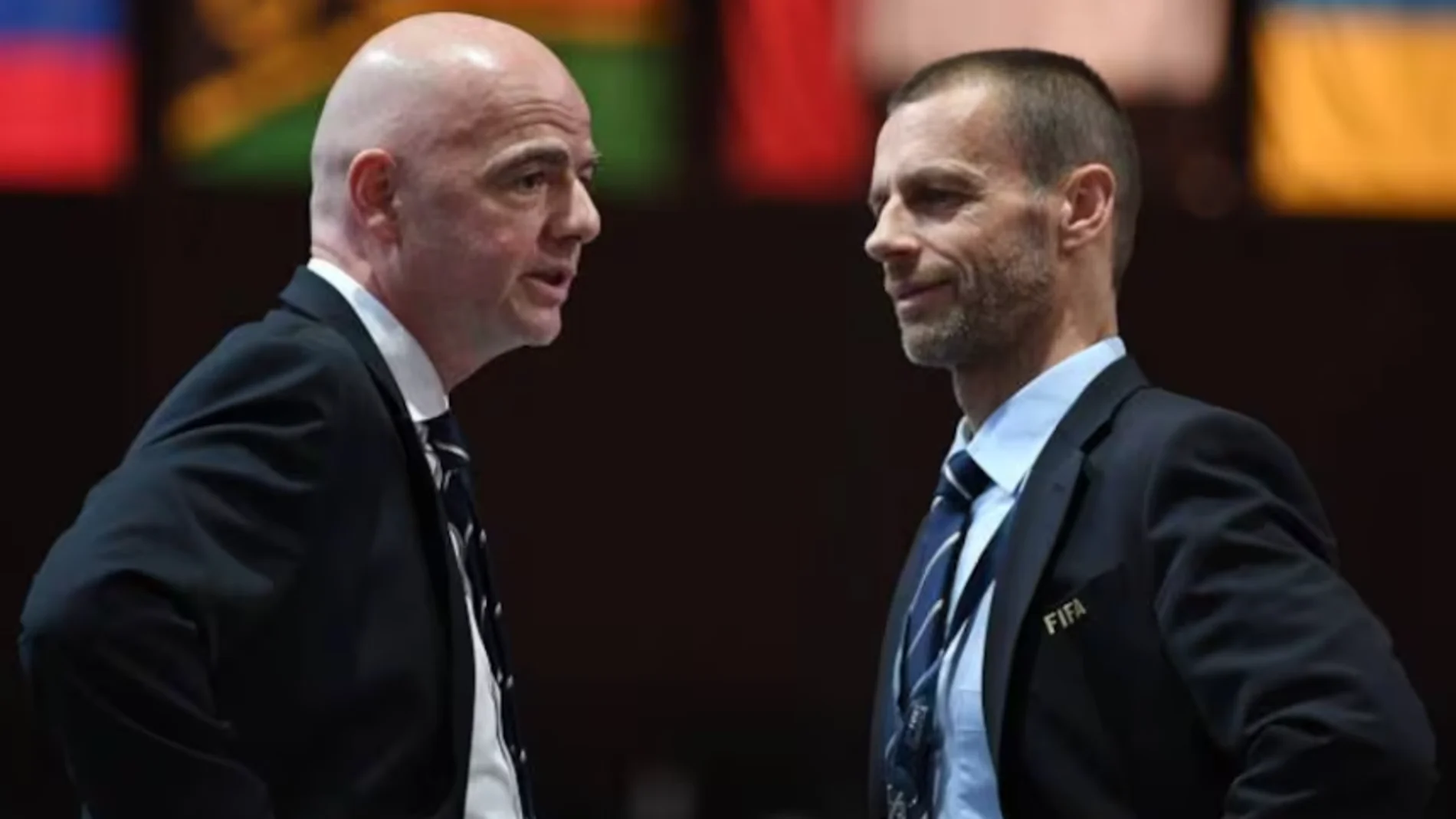 El presidente de la FIFA,Gianni Infantino (izquierda), y Alexander Ceferin, de la UEFA