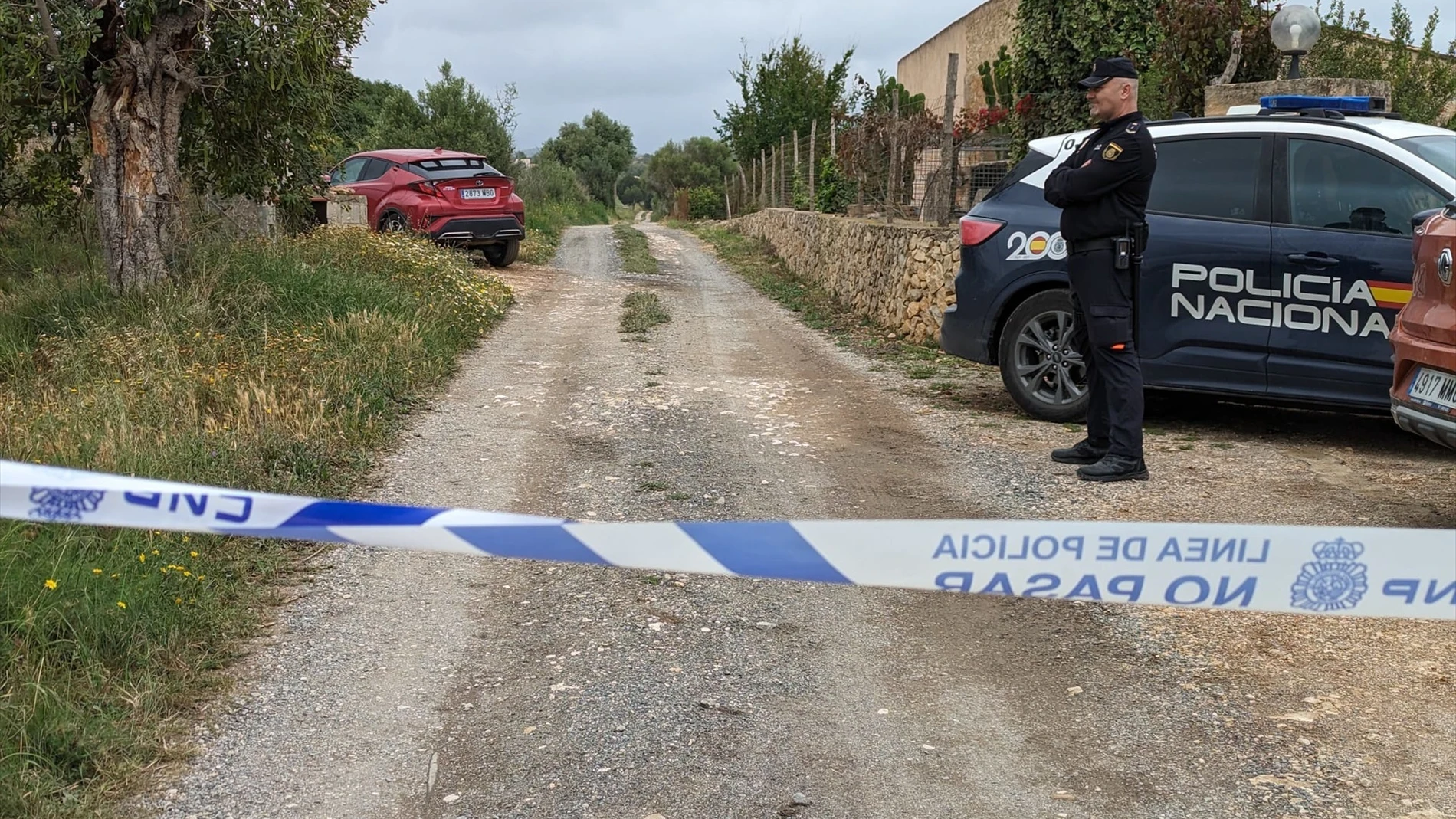 Cordón policial en la finca de Manacor donde han ocurrido los hechos.