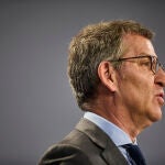 Comparecencia del líder del PP, Alberto Nuñez Feijoó, en la sede del Partido popular de la calle Genova, el dí