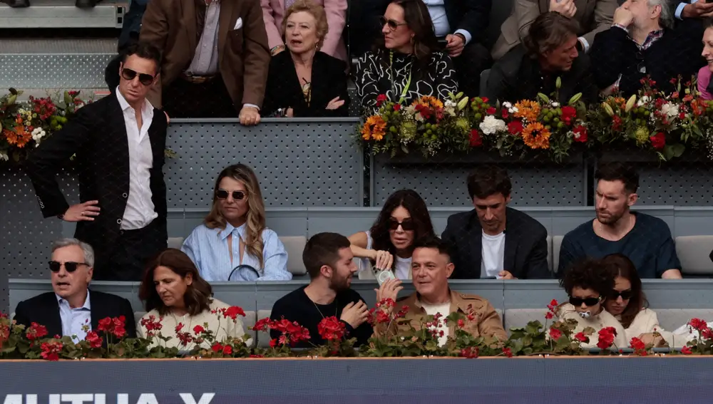 David Broncano, Alejandro Sanz, Hiba Abouk, Carlos Sainz, Raúl González y Rudy Fernández en el Mutua Madrid Open
