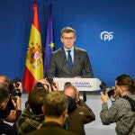 Comparecencia del líder del PP, Alberto Nuñez Feijoó, en la sede del Partido popular de la calle Genova, el dí