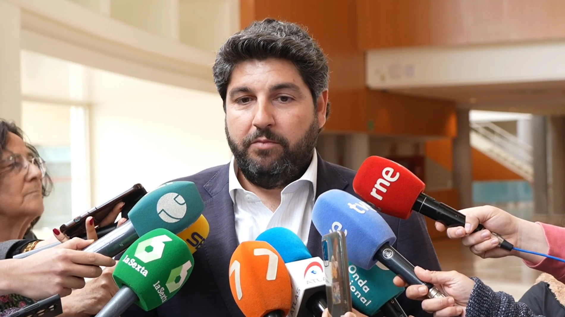 El presidente del Gobierno murciano, Fernando López Miras, durante sus declaraciones GOBIERNO REGIONAL 29/04/2024