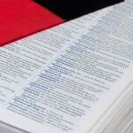 Cada expresión utilizada tiene su historia, y así, mientras en España lo raro es "sonar a chino", en Alemania lo utilizan como "suena a español"